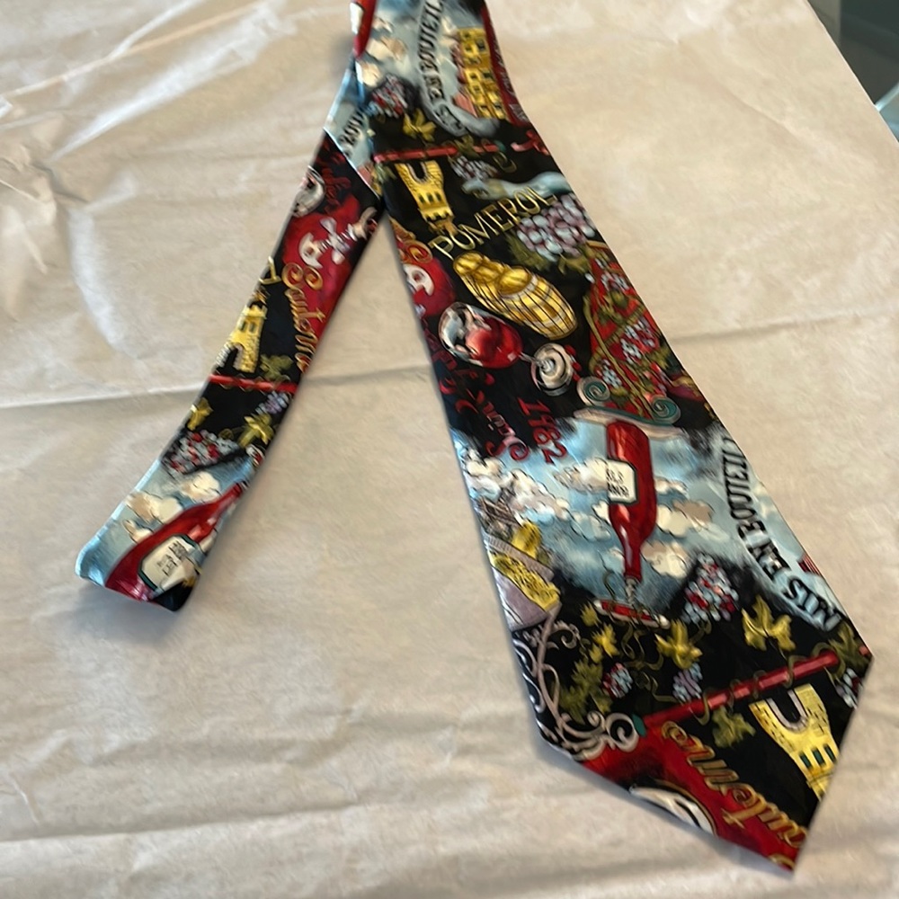 Nicole Miller tie